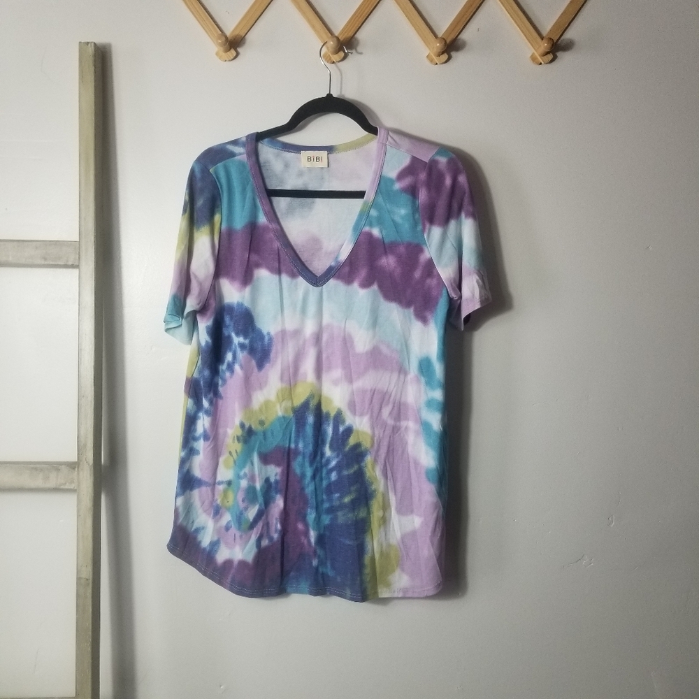 NWOT BIBI WOMEN'S V-NECK TIE DYE BLOUSE SIZE LARGE